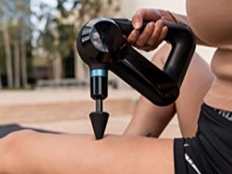 pistolet massage theragun cuisse